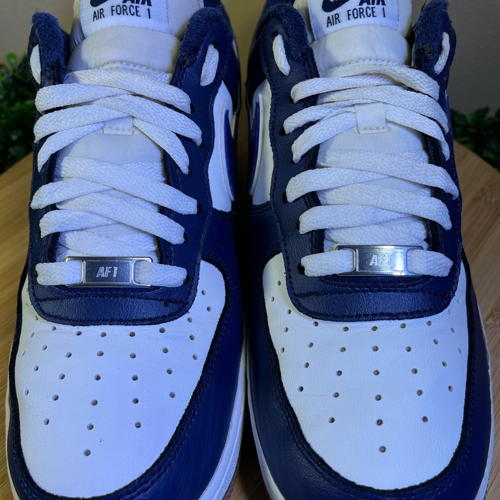 🔥 NIKE AIR FORCE 1 LOW COLLEGE PACK MIDNIGHT NAVY SNEAKER MENS SIZE 8 DQ7659-101 - Picture 4 of 11